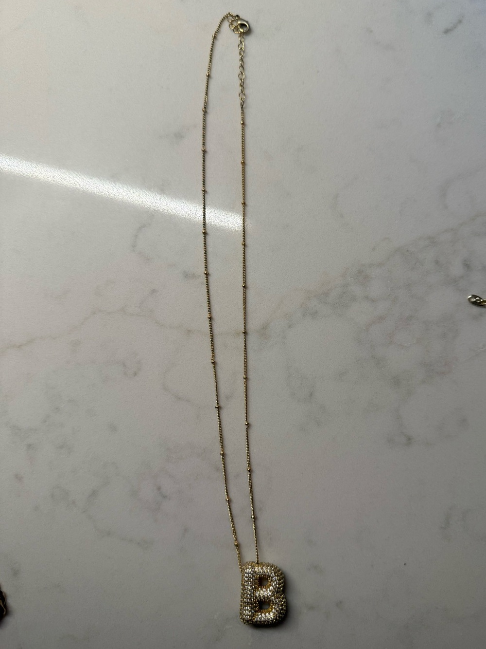 AMAZON - Gold Initial 'B' Pendant Necklace - Sparkling Crystal Letter Jewelry